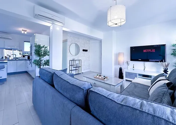 Laverne - Stunning Sea View T3 With South-Facing Terrace