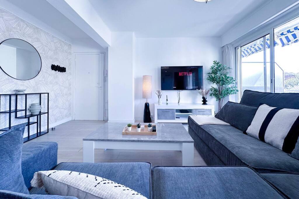 Laverne - Stunning Sea View T3 With South-facing Terrace Appartement *